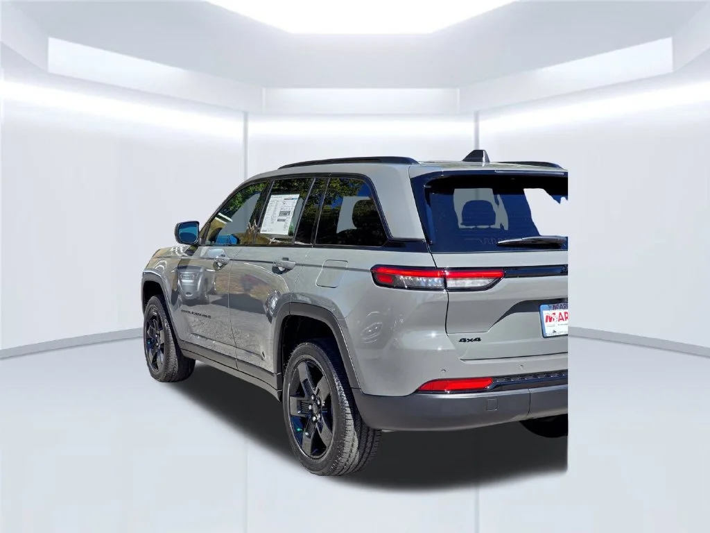 New 2027 Gray Jeep Laredo X image 41