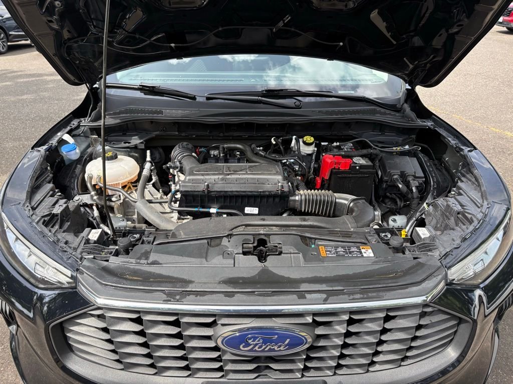 Used 2024 Black Metallic Ford Active image 25