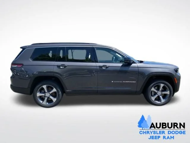 New 2026 Baltic Gray Metallic Clear-Coat Exterior Paint Jeep Limited image 8