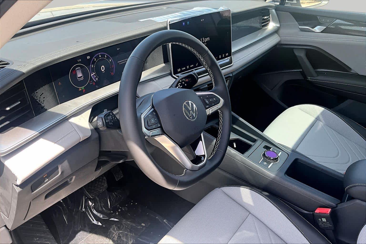 New 2026 Pyrite Silver M Volkswagen 2.0T SE image 8