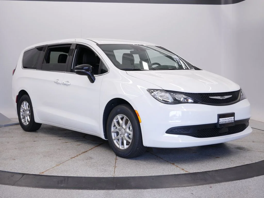 New 2026 Bright White Clear-Coat Exterior Paint Chrysler LX image 9