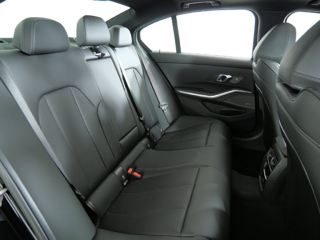 New 2026 Black Sapphire Metallic BMW 330i xDrive image 26
