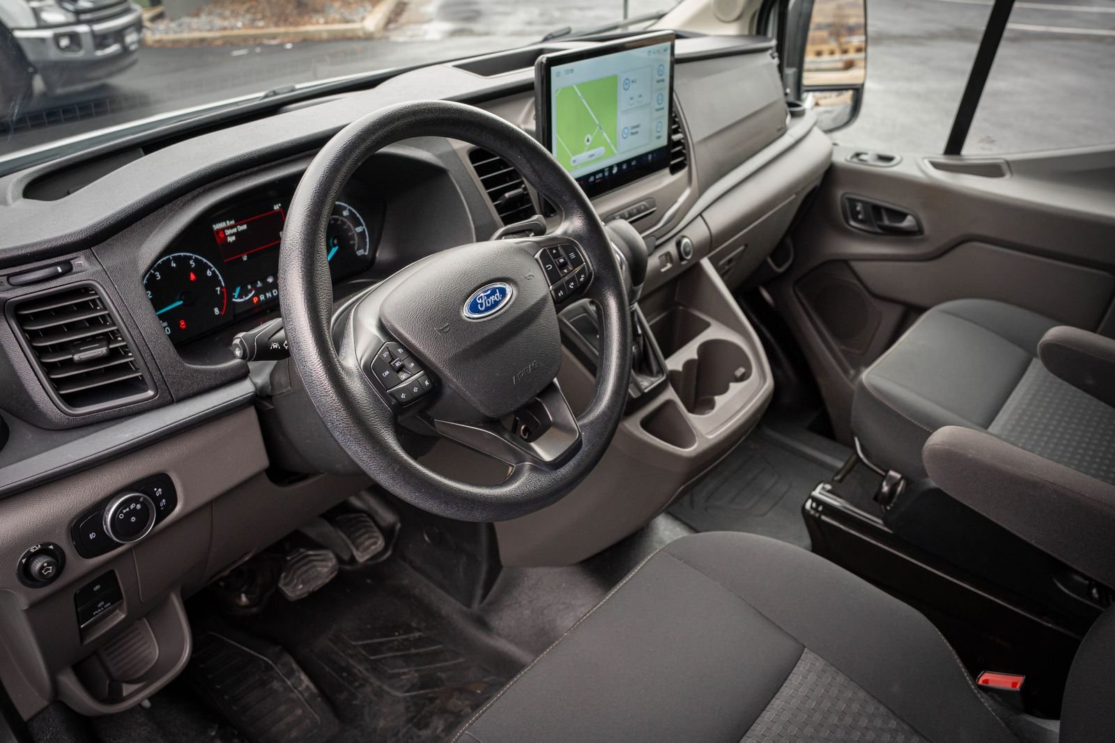 Used 2022  Ford  image 13