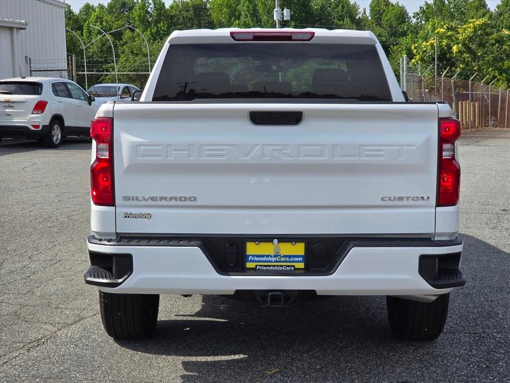 Used 2025 White Chevrolet Custom image 25