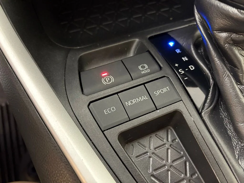 Used 2020 Red Toyota LE image 33
