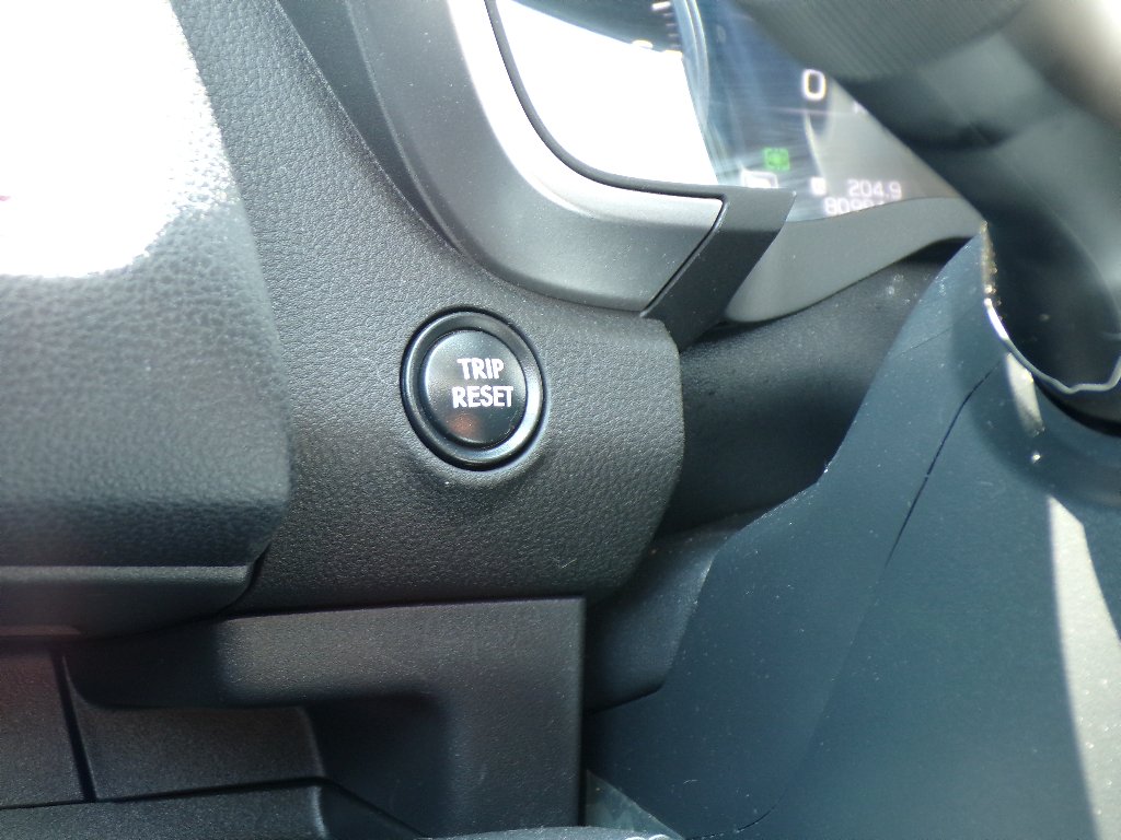 Used 2023 Crystal White Pearl Subaru Limited image 30