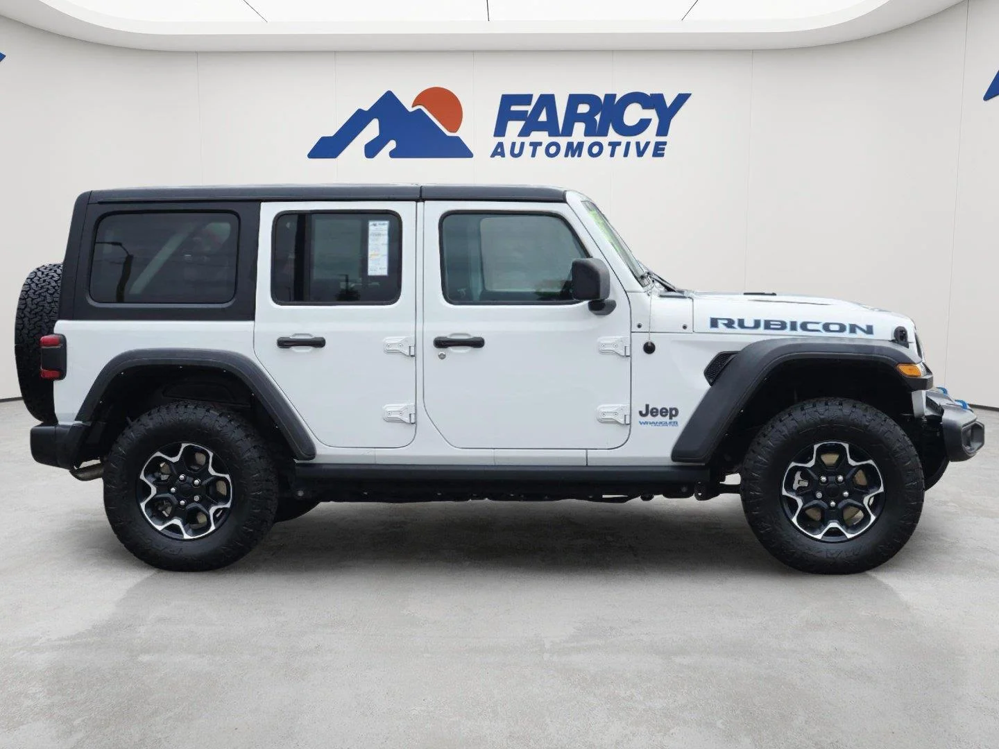 Used 2022 Bright White Clearcoat Jeep Unlimited Rubicon image 8