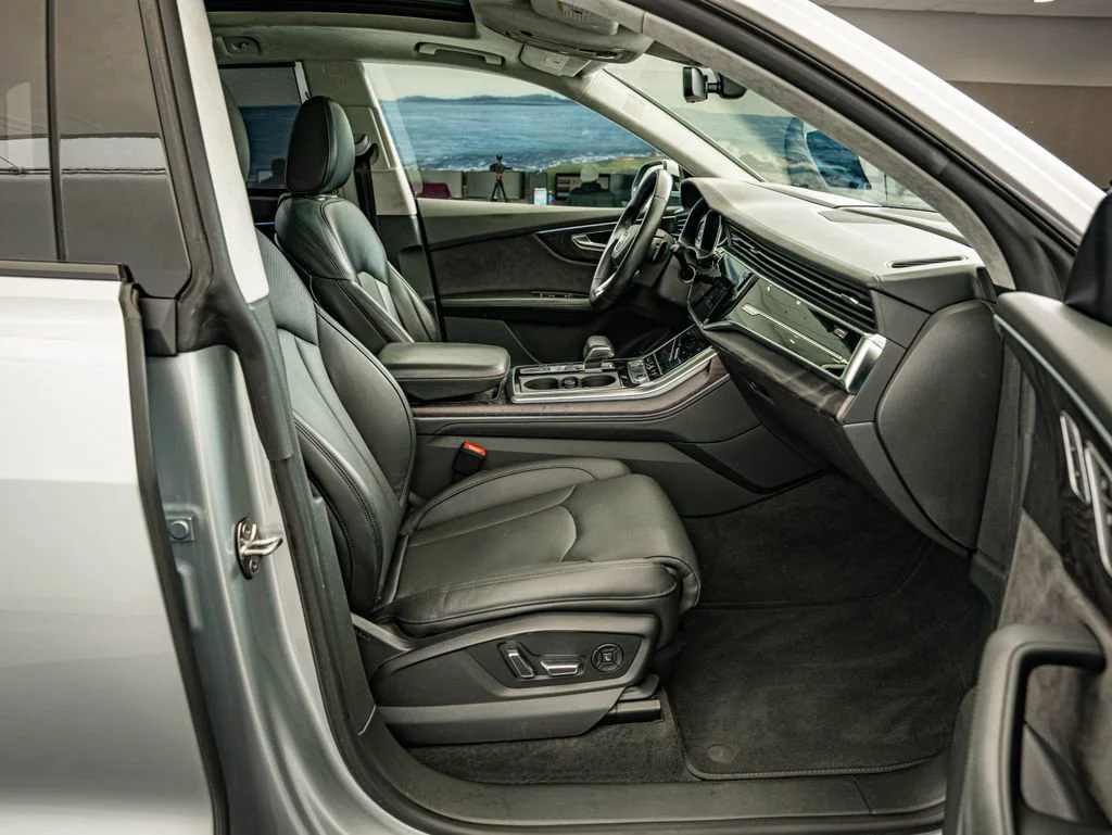 Used 2019 Florett Silver Metallic Audi 3.0T Prestige image 36
