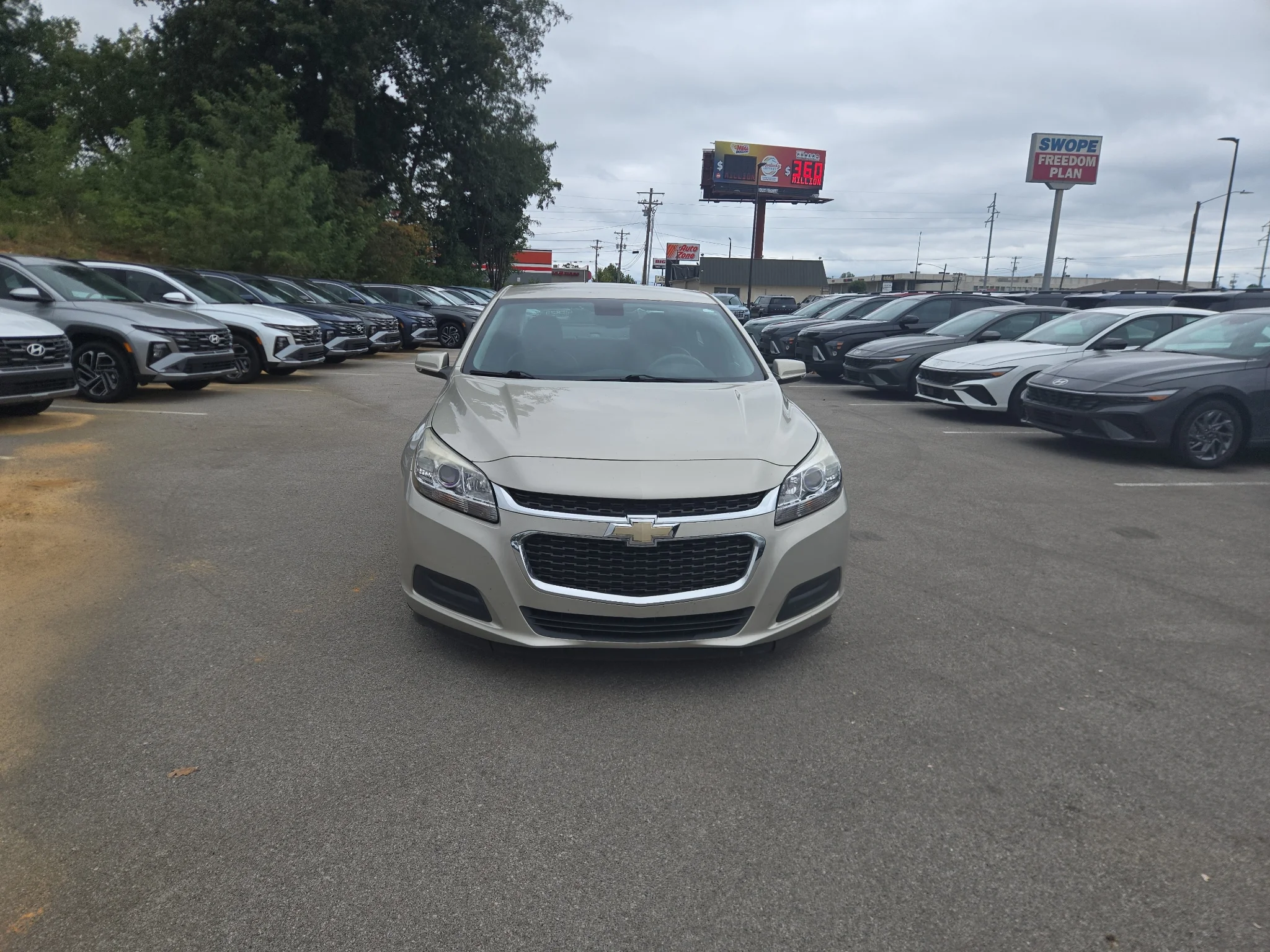 Used 2016 Champagne Silver Metallic Chevrolet LT image 8