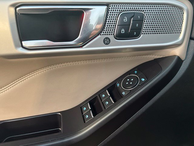 Used 2020 Black Ford Limited image 15