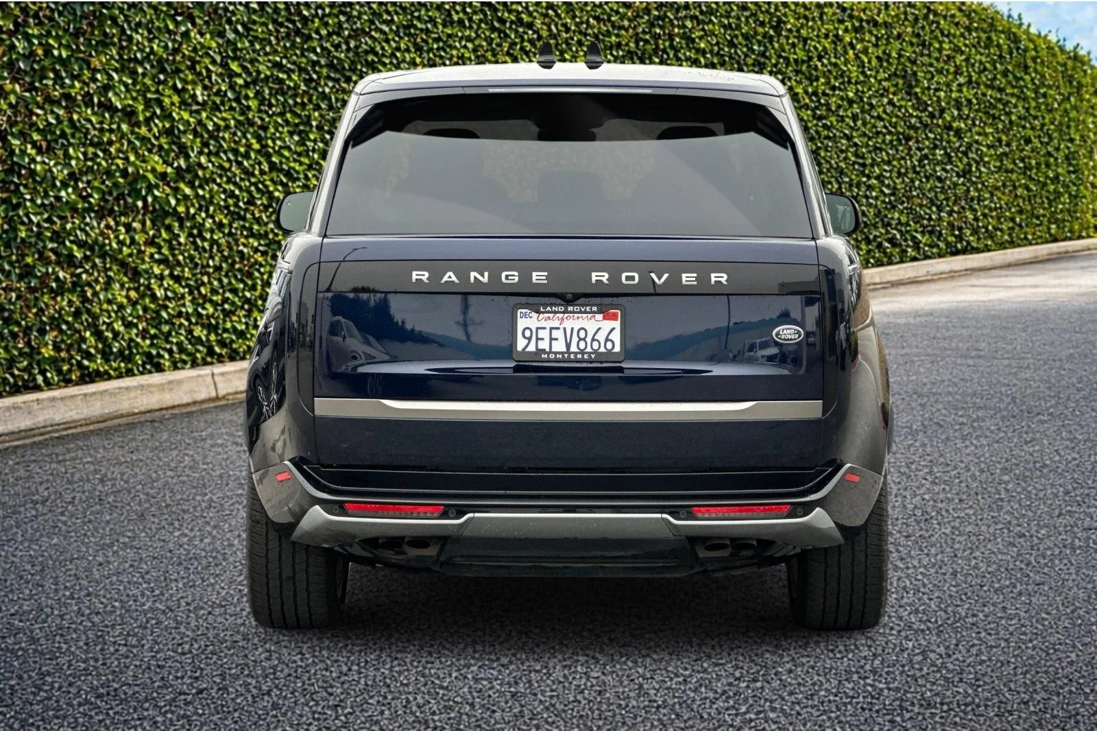 Used 2023 Blue Land Rover SE image 5