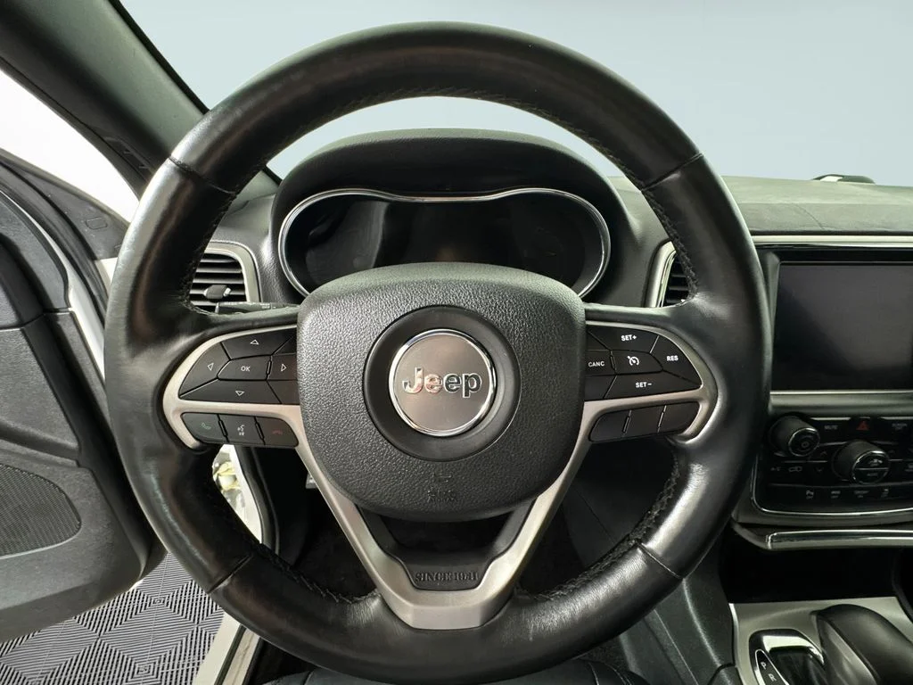 Used 2018 White Jeep Limited image 28