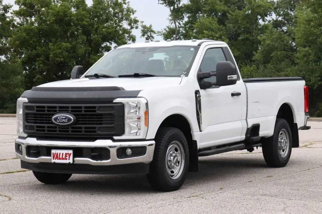 Used 2023 Oxford White Ford XL image 5