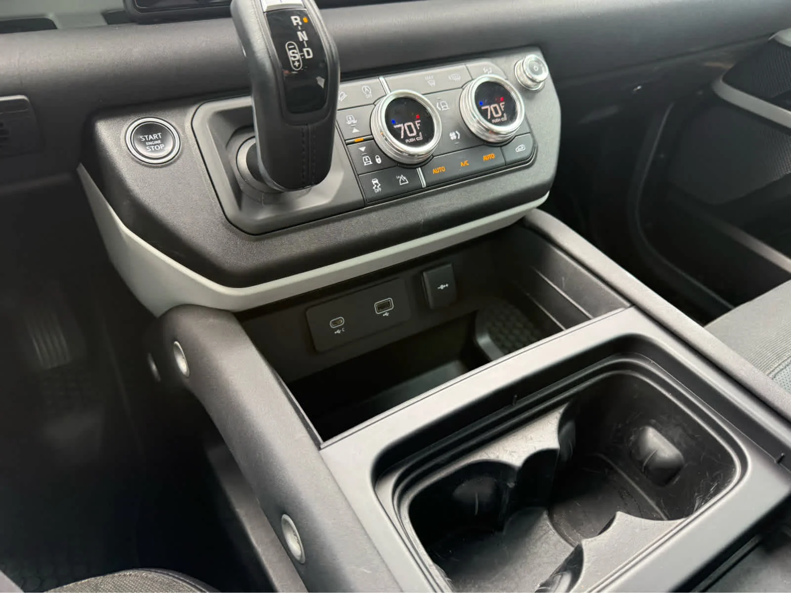Used 2020  Land Rover First Edition image 20