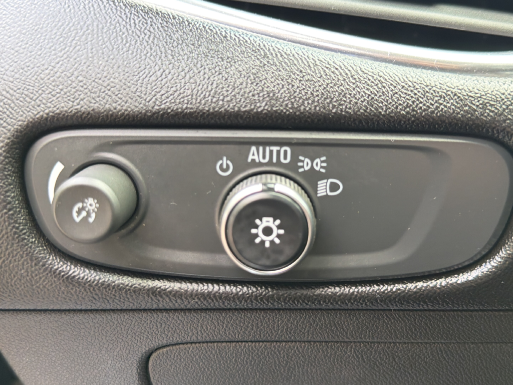 Used 2019 Black Chevrolet Premier image 22