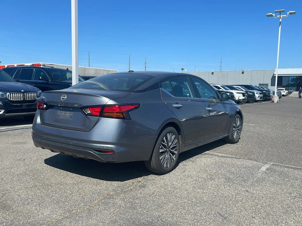 2025 Nissan Altima SV - Photo 7