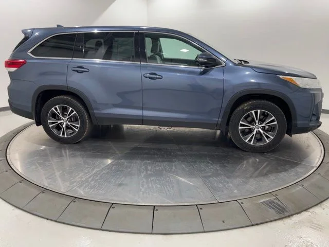 Used 2019 Blue Toyota LE Plus image 6