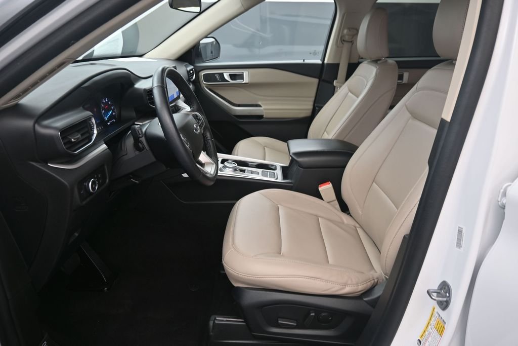 Used 2023 White Ford XLT image 18