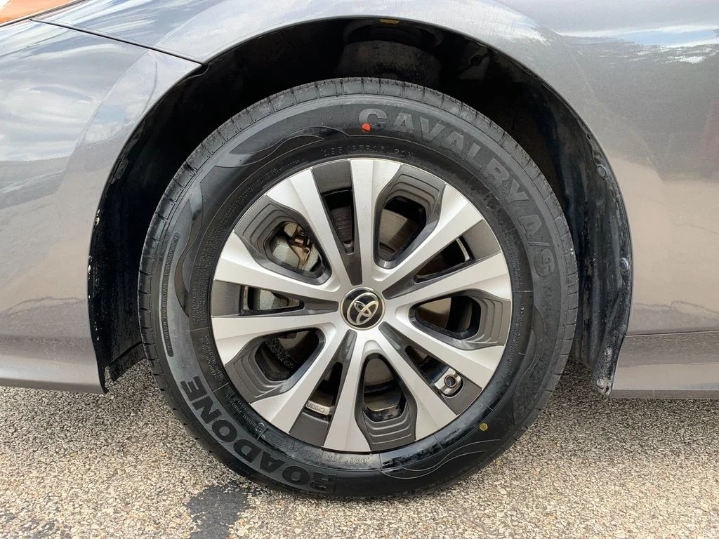 Used 2022 Gray Toyota XLE image 33