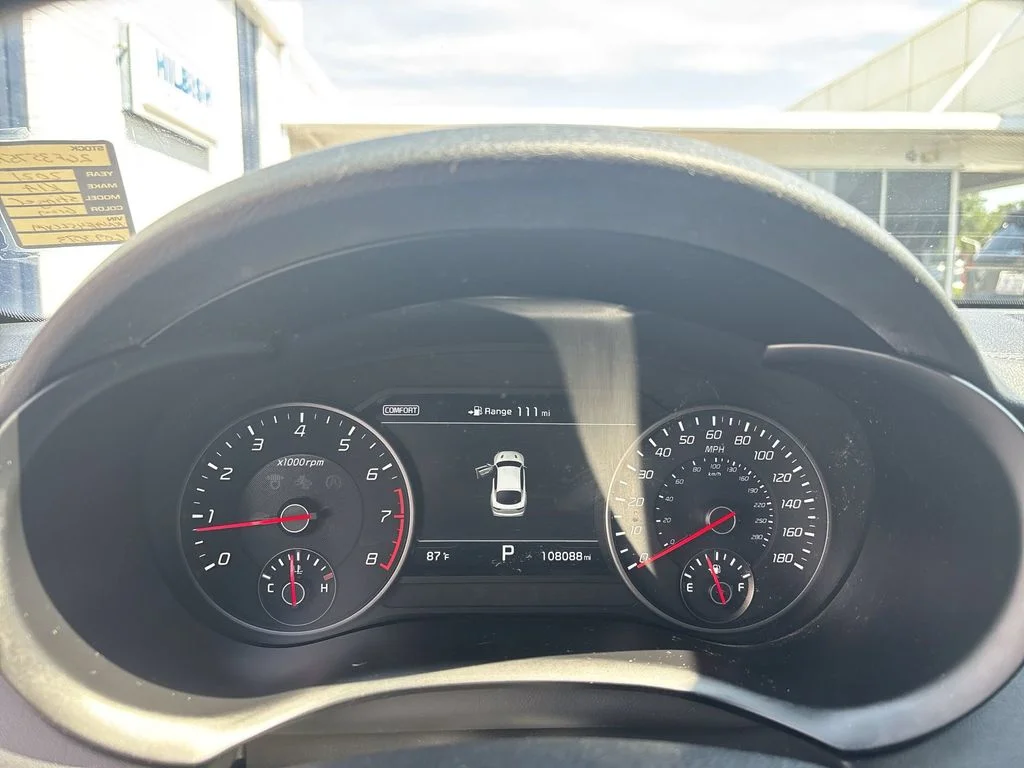 Used 2021 White Kia GT1 image 10