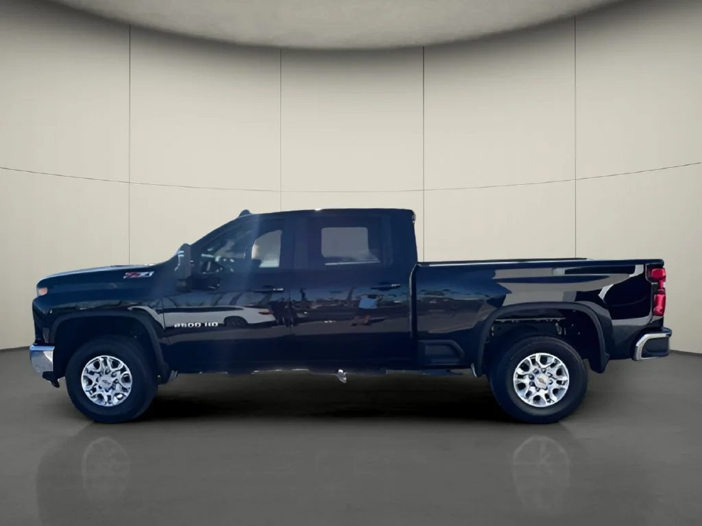 New 2026 Black Chevrolet LT image 4