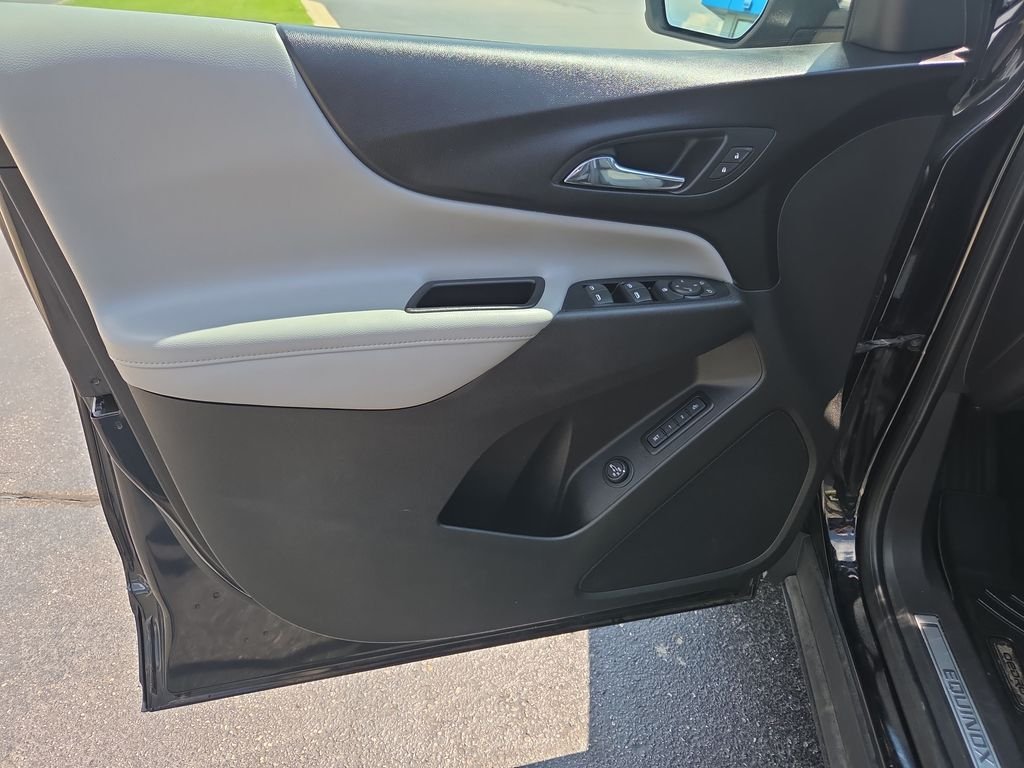 Used 2019 Black Chevrolet Premier image 28