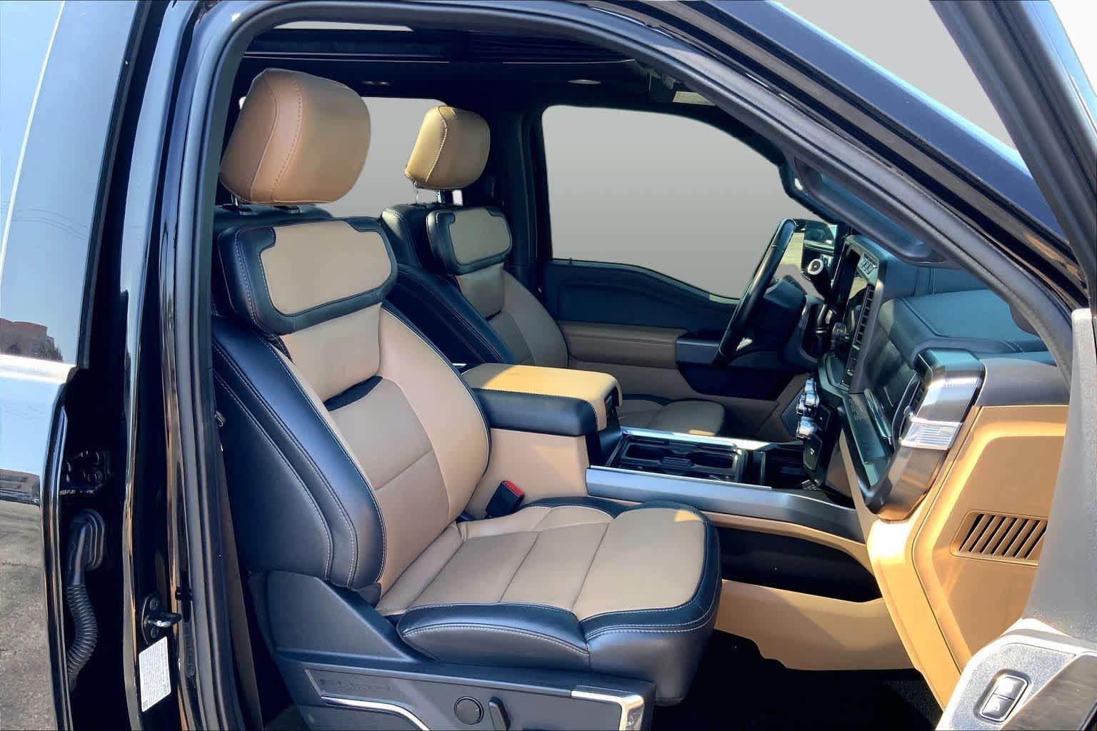 Used 2023 Agate Black Metallic Ford LARIAT image 9