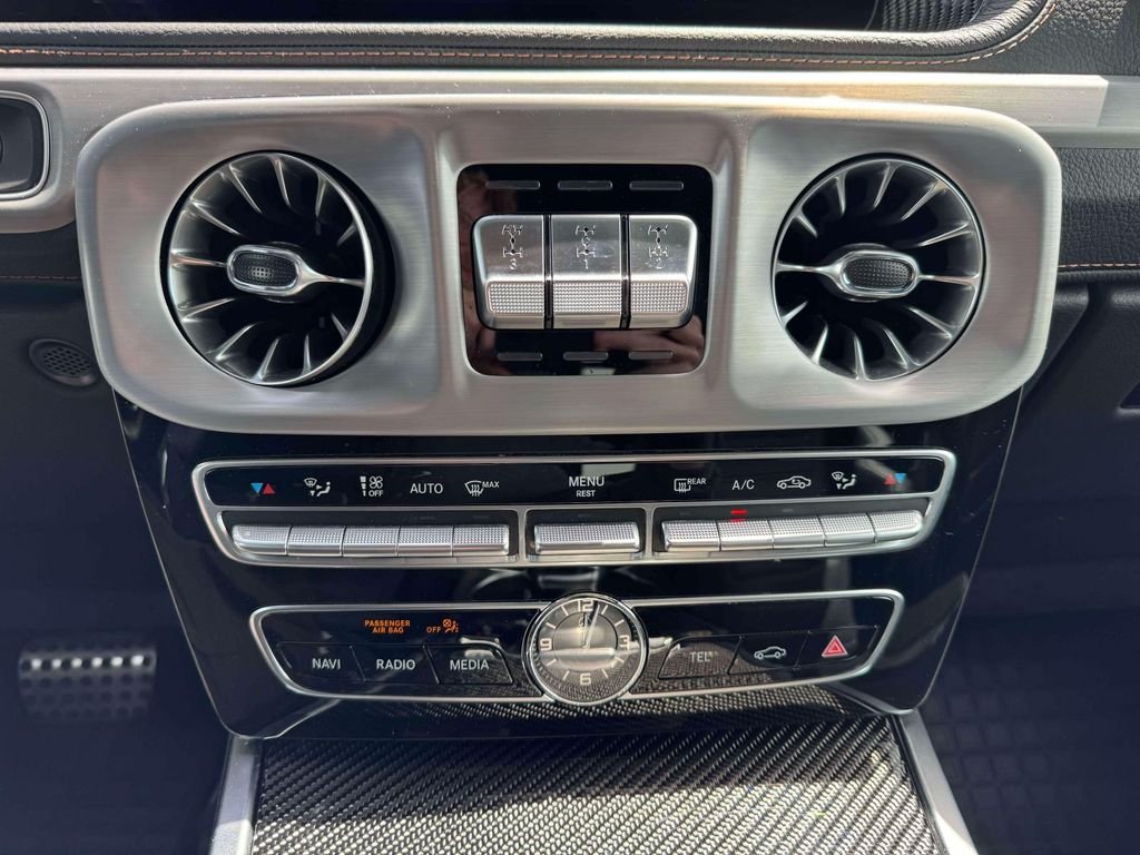 Certified Used 2023 MANUFAKTUR Sintered Bronze magno Mercedes-Benz G 550 image 29