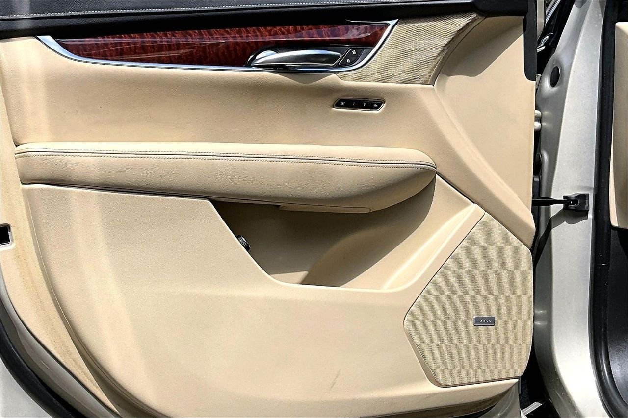 Used 2017 Silver Cadillac Luxury image 17