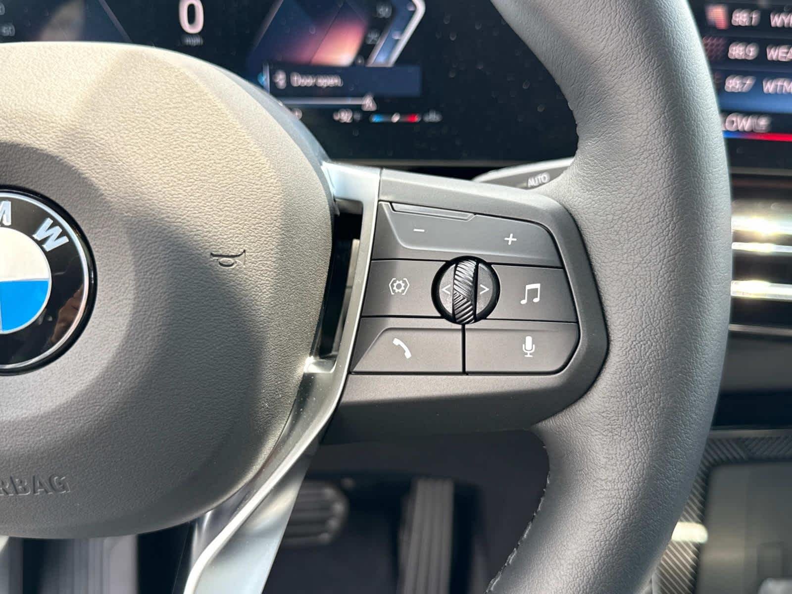 2025 BMW X2 28i - Photo 18
