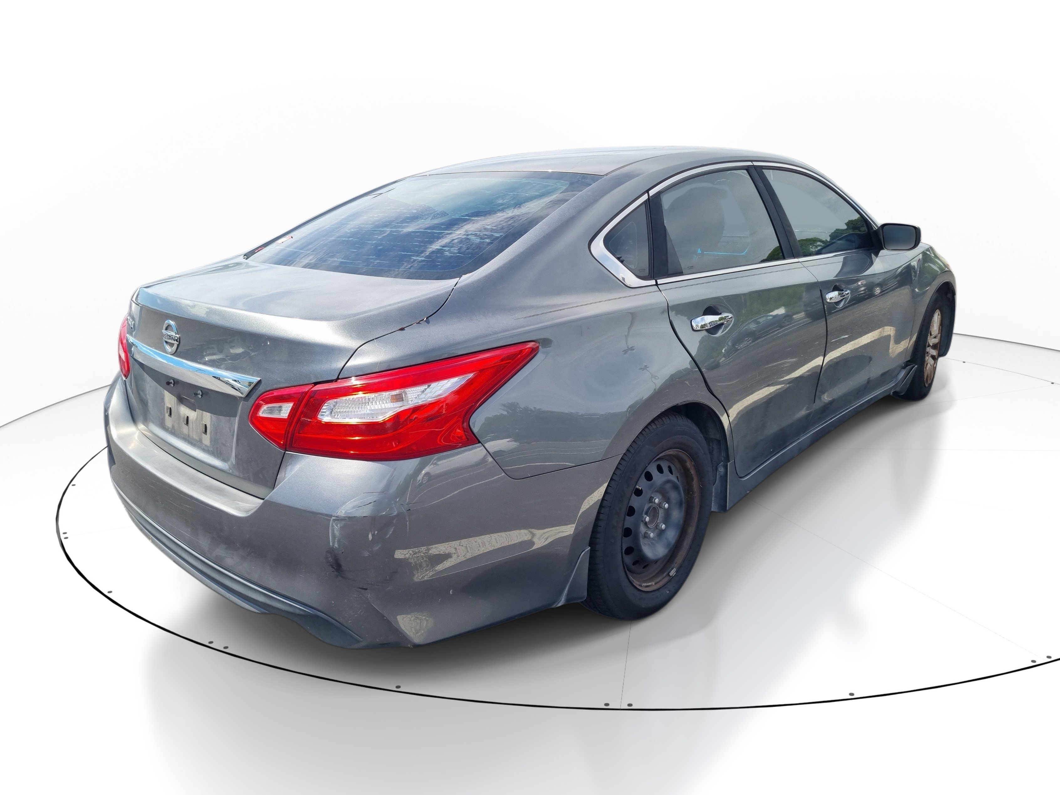 Used 2016 Gun Metallic Nissan 2.5 S image 8