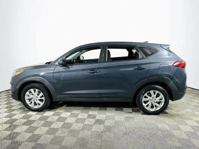 Used 2021 Blue Hyundai SE image 5