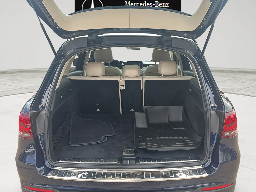 Used 2021  Mercedes-Benz GLC 300 image 21