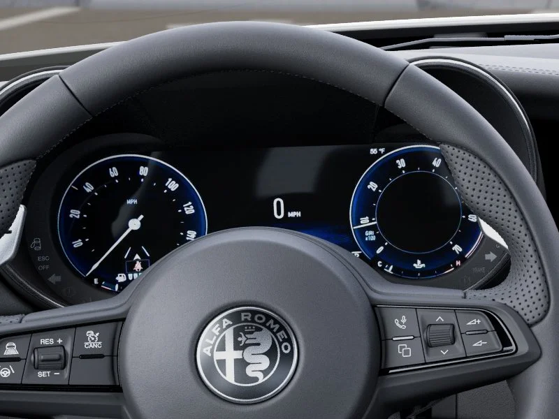 New 2025 Milano White Exterior Paint Alfa Romeo Base image 44