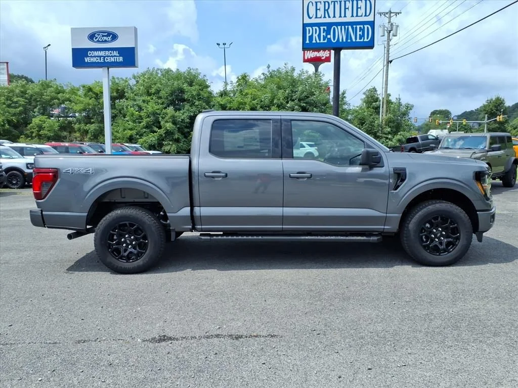 New 2026 Carbonized Gray Metallic Ford XLT image 15