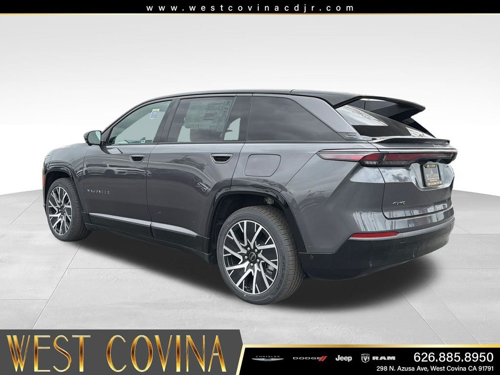 New 2025 Baltic Gray Metallic Clear-Coat Exterior Paint Jeep Limited image 3