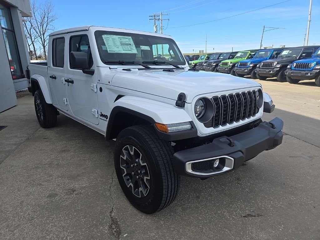 New 2026 Bright White Clear-Coat Exterior Paint Jeep Sahara image 15