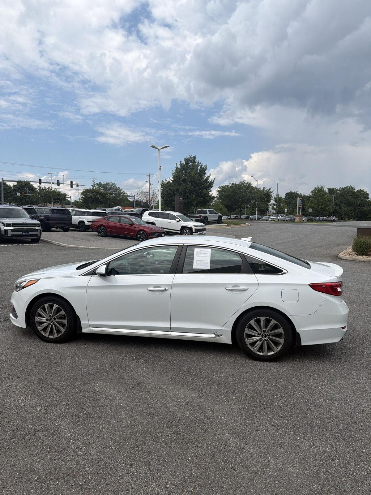 Used 2017 Quartz White Pearl Hyundai Sport image 7