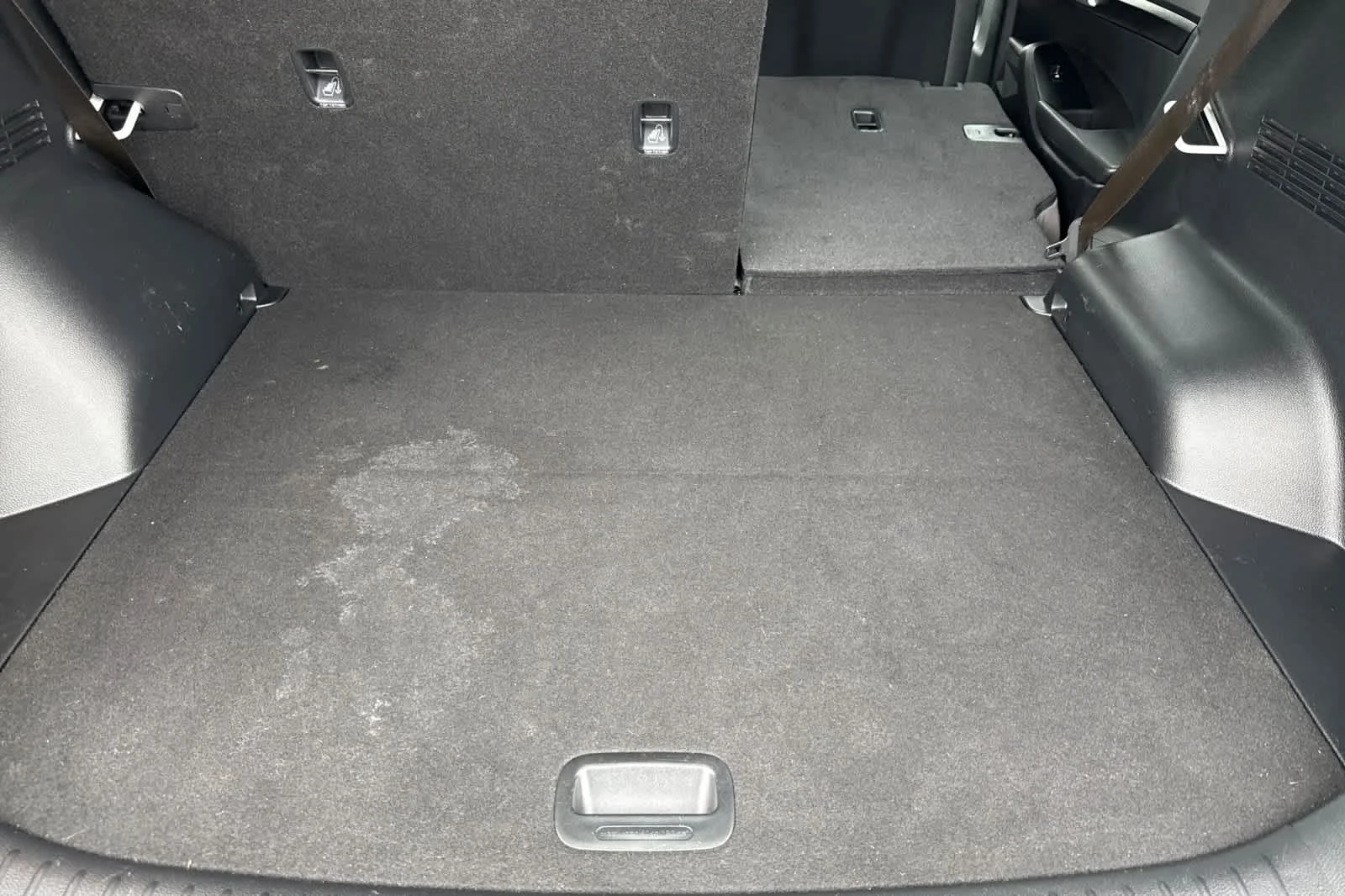 Used 2024 Snow White Pearl Kia LX image 16