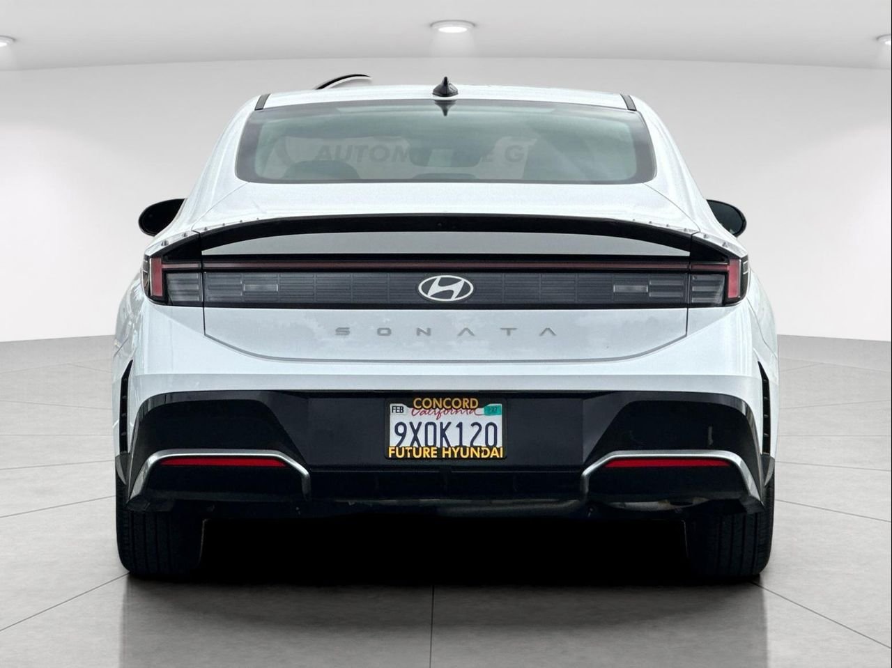 New 2025 White Hyundai SEL image 4