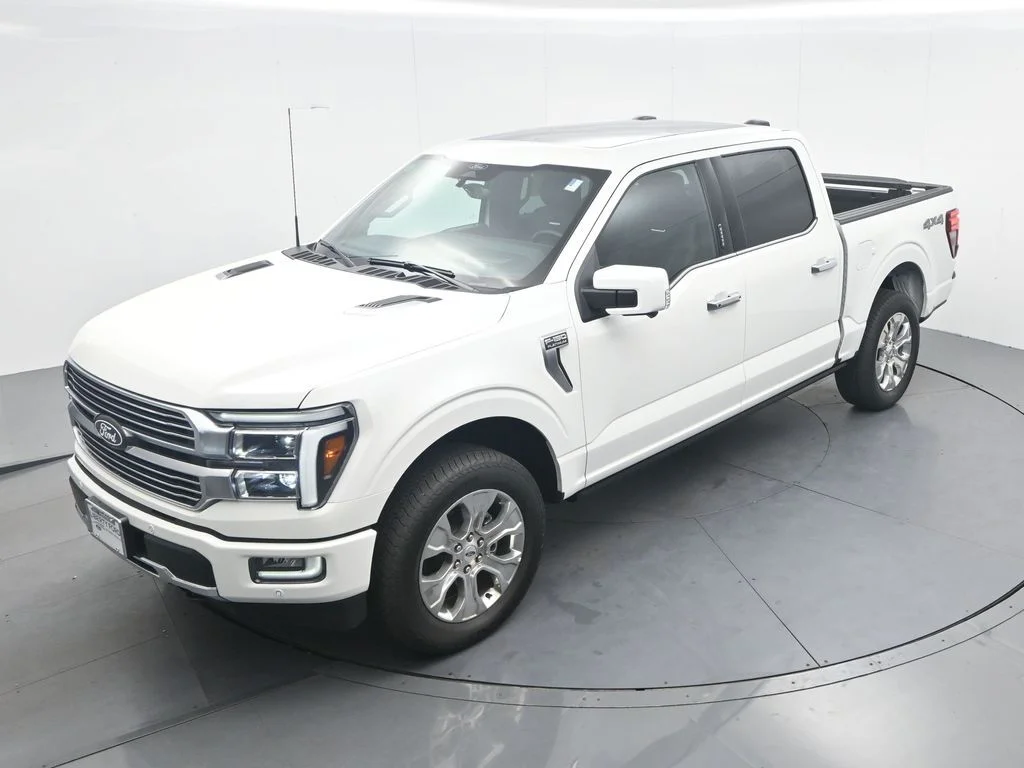 New 2026 Star White Metallic Tri-Coat Ford Platinum® image 22