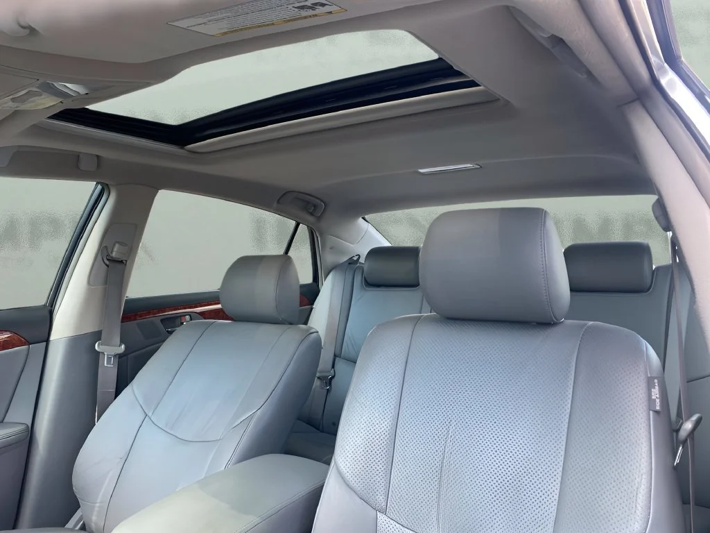 Used 2007 Silver Toyota XL image 27