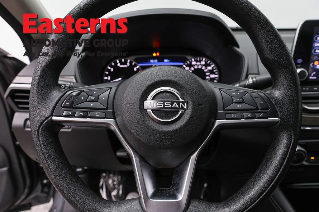 Used 2023 Gray Nissan 2.5 SV image 10