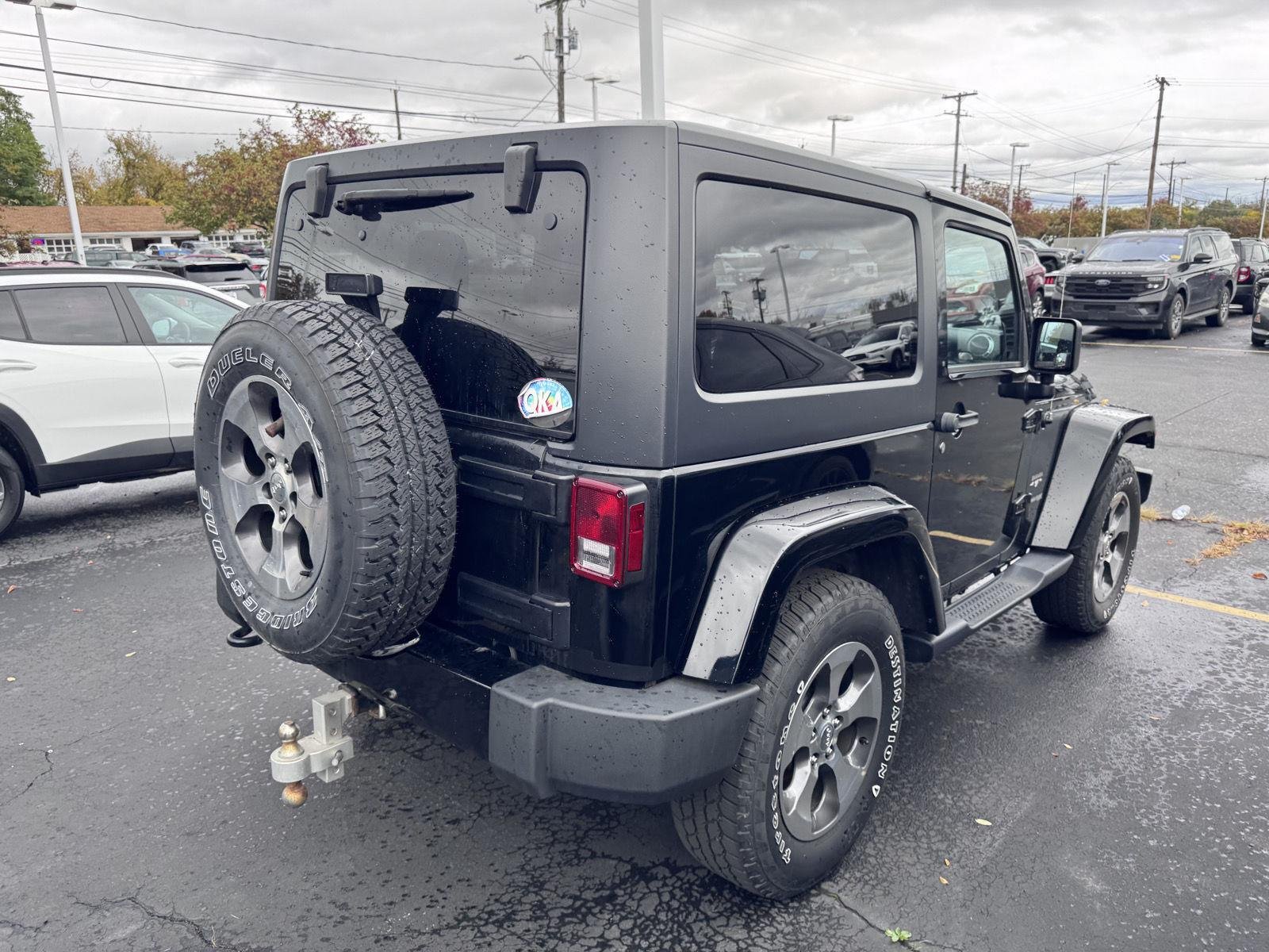 Used 2018 Black Clearcoat Jeep Sahara image 3