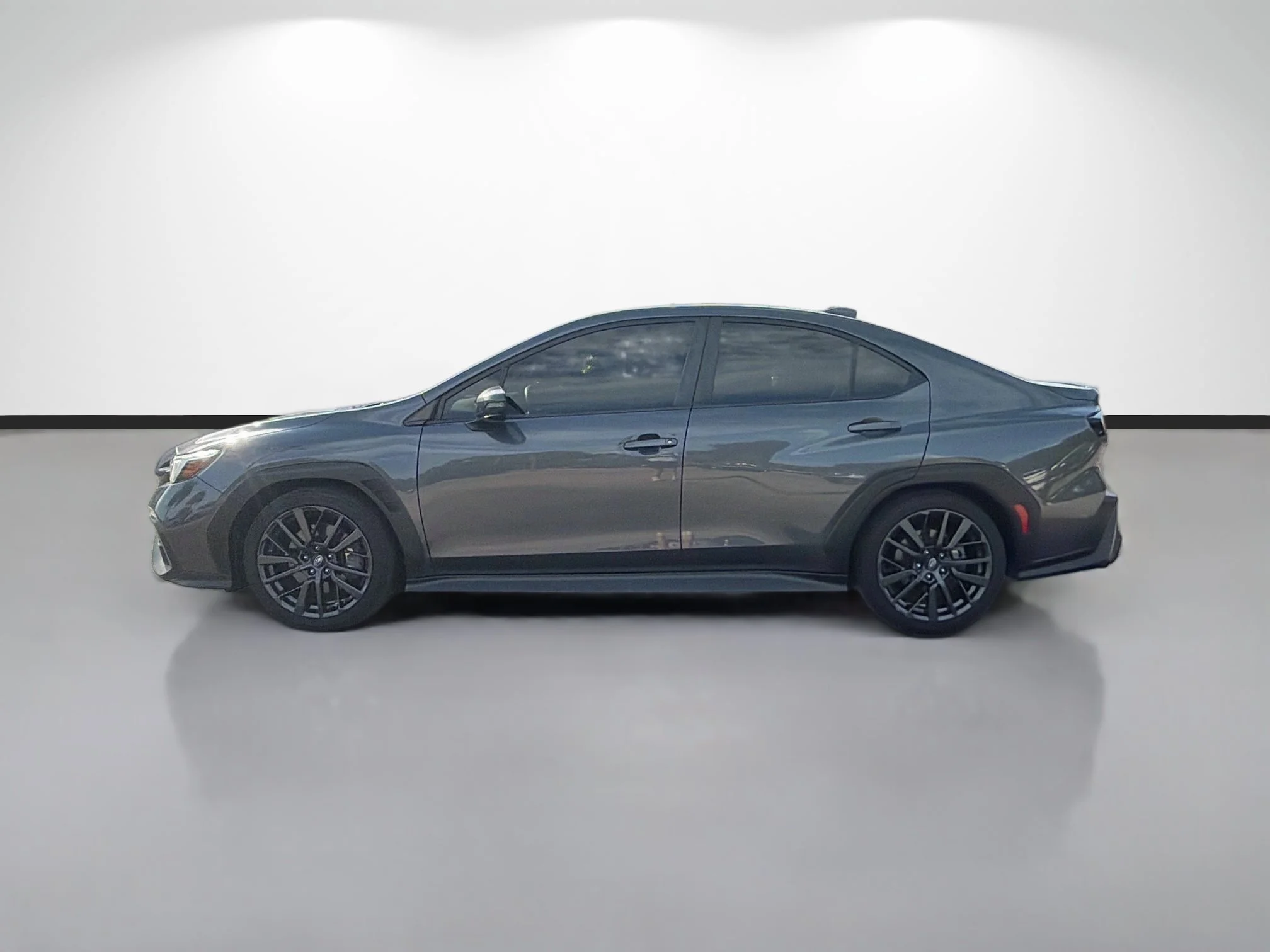 Used 2022 Magnetite Gray Metallic Subaru Limited image 6