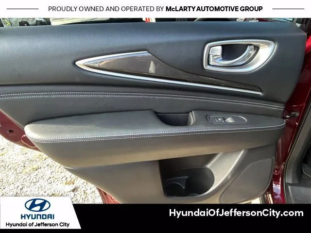 Used 2019 Red INFINITI LUXE image 13