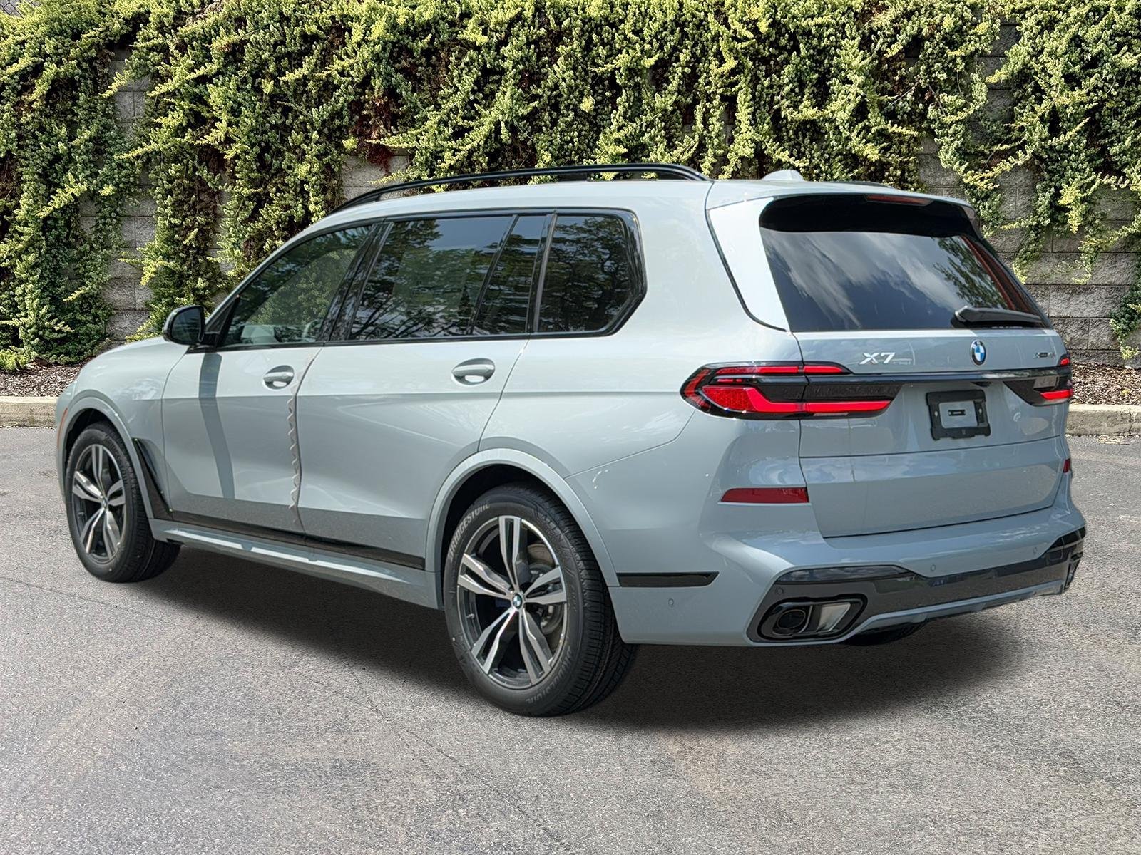 New 2027 Brooklyn Grey Metallic BMW xDrive40i image 6