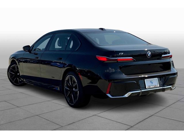 2026 BMW i7 50 - Photo 12