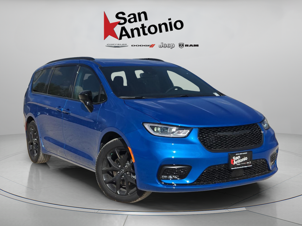 2026 Chrysler Pacifica Select's photo