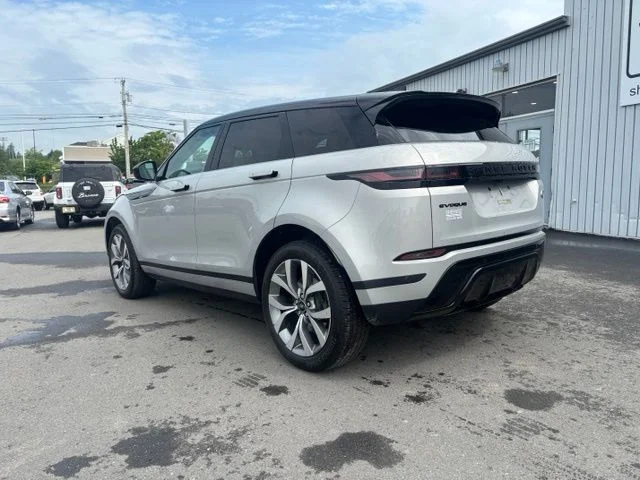 Used 2023 Gray Land Rover S image 3